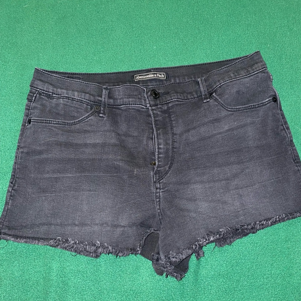 Abercrombie & Finch black booty shorts✨